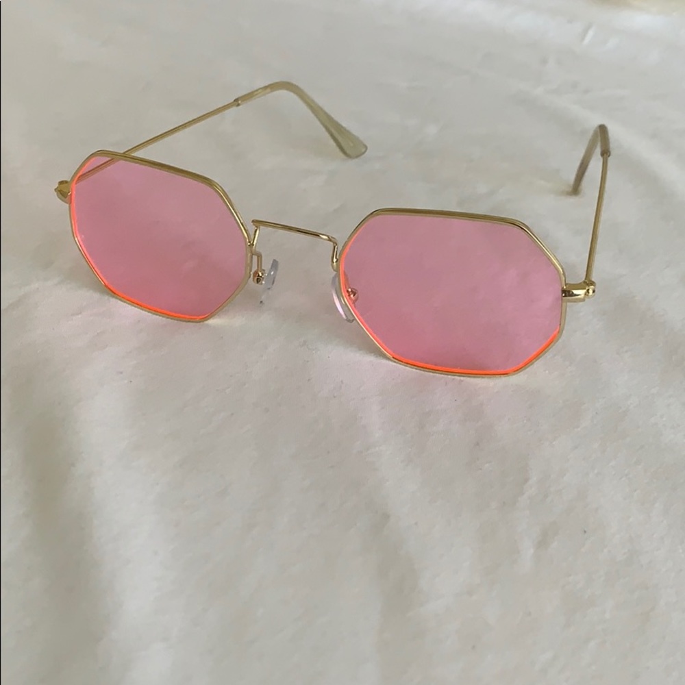 Brand new shades - Picture 4 of 5